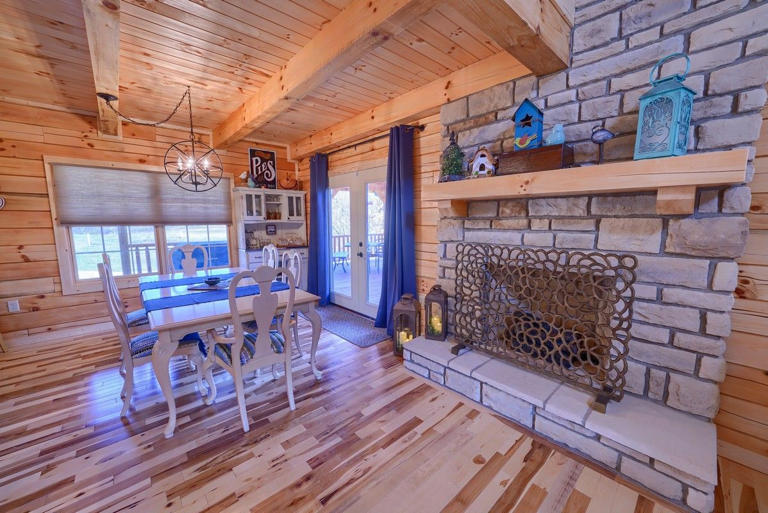 lovely breeze cabin kitchen