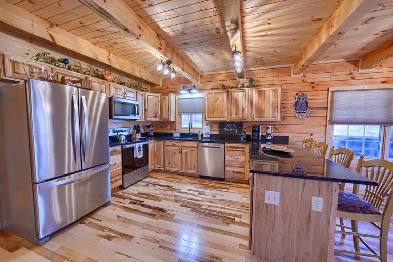 lovely breeze cabin kitchen