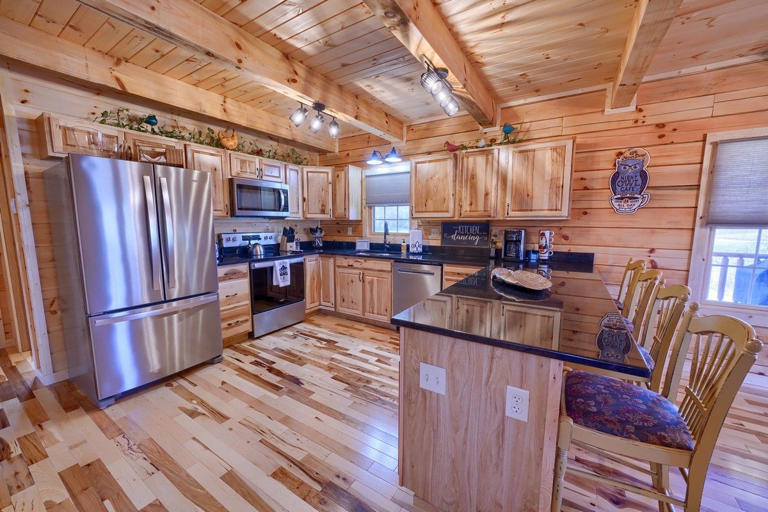 lovely breeze cabin kitchen