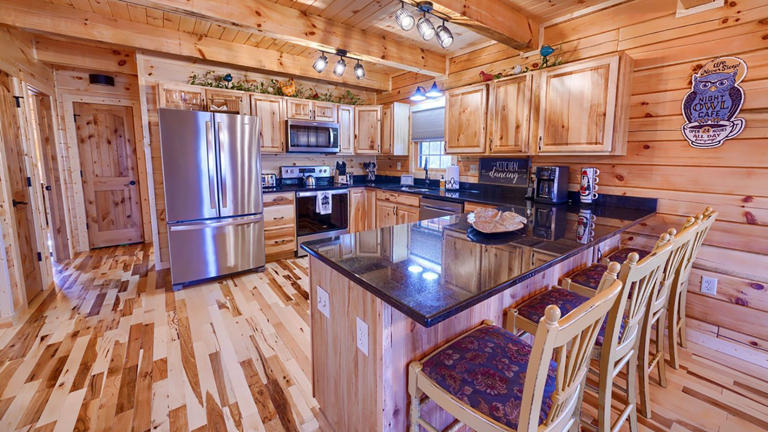 lovely breeze cabin kitchen